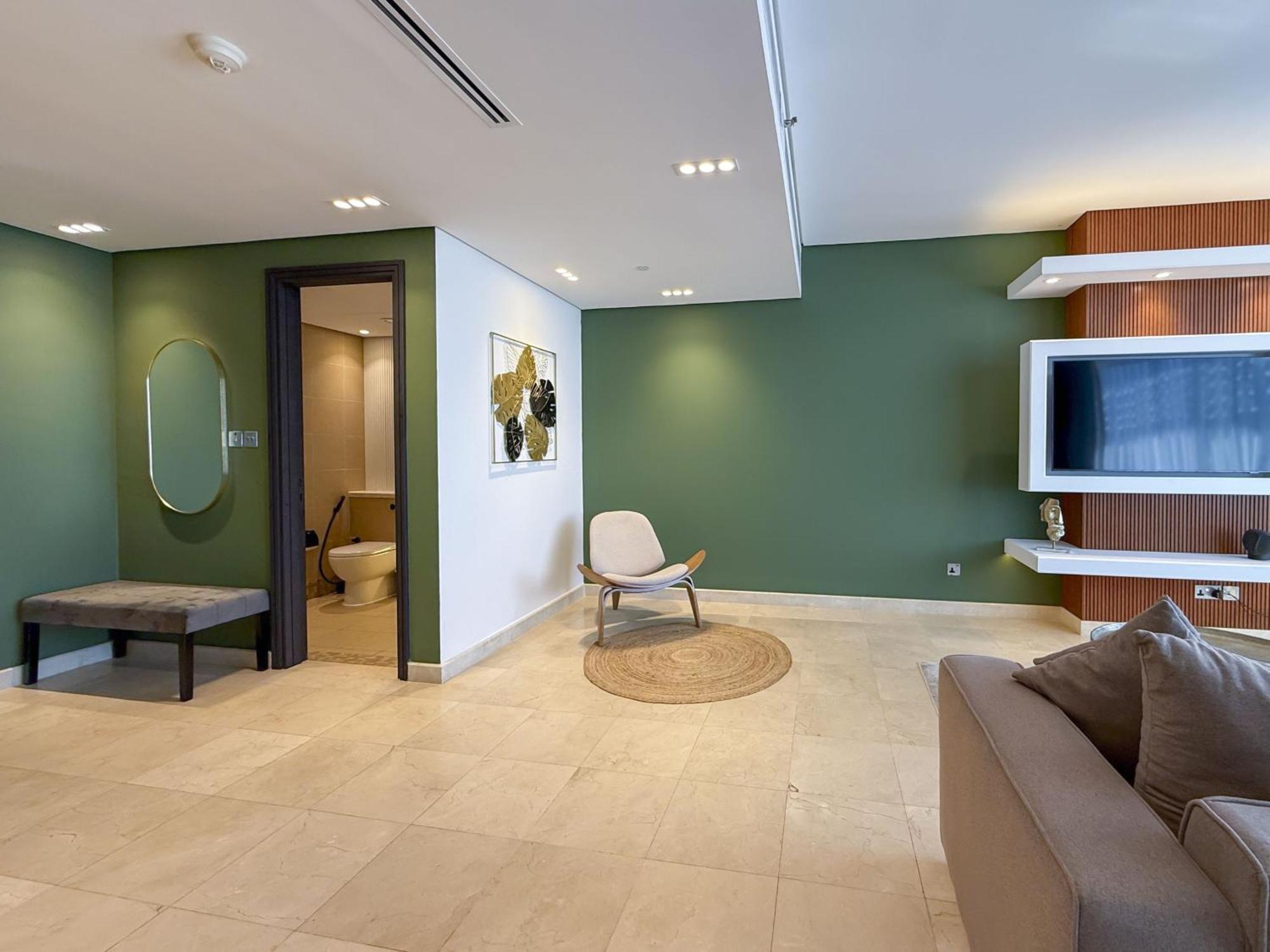 Spacious 1bhk Near Future Museum *