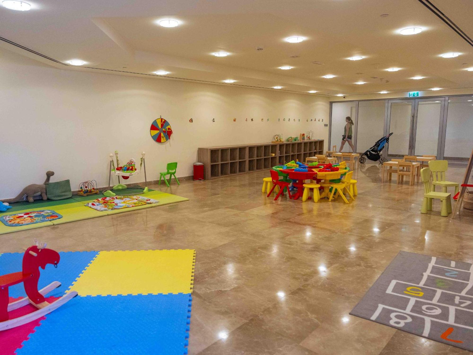 Spacious 1bhk Near Future Museum Apartment Dubai